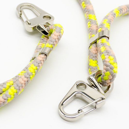 Handykette mit Karabinern | NEON