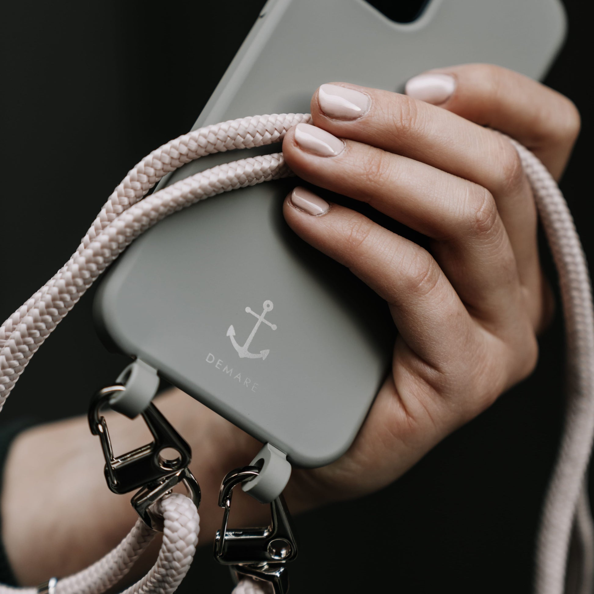 Smart Case TAUPEGRAU | Karabiner-Kordel ROSA