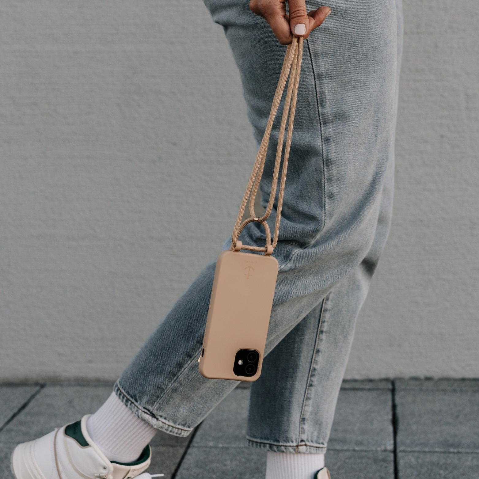 Handyhülle mit Kordel Beige - iPhone & Samsung