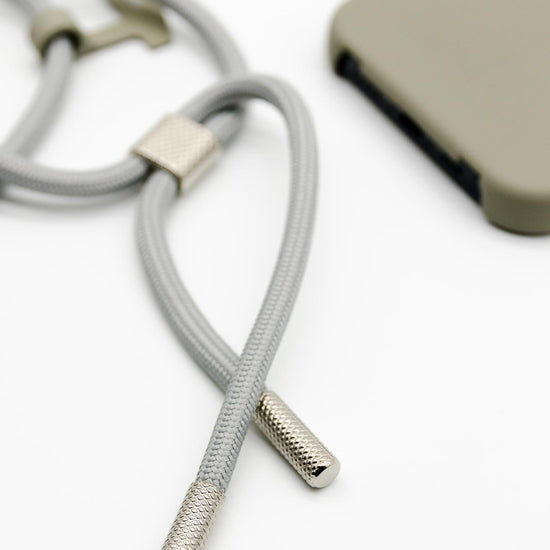 Handyhülle mit Band, Handyhülle mit Kette, Handyhülle nachhaltig, Handyhülle iphone, taupe grau