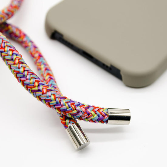 Handyhülle mit Band, Handyhülle mit Kette, Handyhülle nachhaltig, Handyhülle iphone, taupe grau