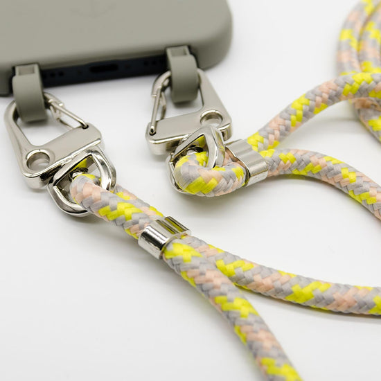 Handyhülle mit Band, Handyhülle mit Kette, Handyhülle nachhaltig, Handyhülle iphone, taupe grau